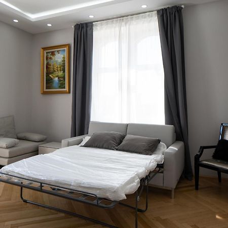 Charming 2-Room Apartment With Balcony, 15 Min To Center Виена Екстериор снимка