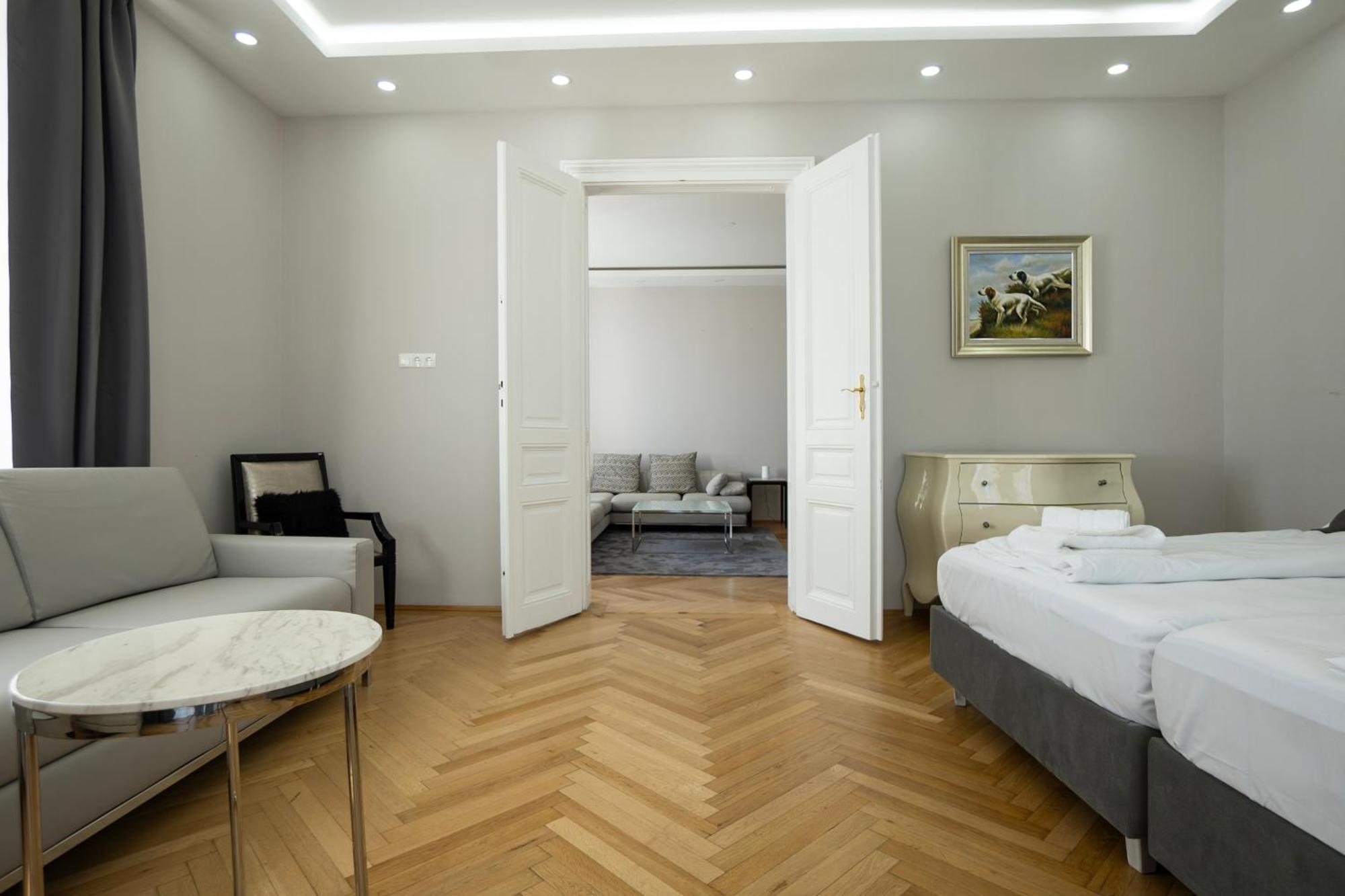 Charming 2-Room Apartment With Balcony, 15 Min To Center Виена Екстериор снимка